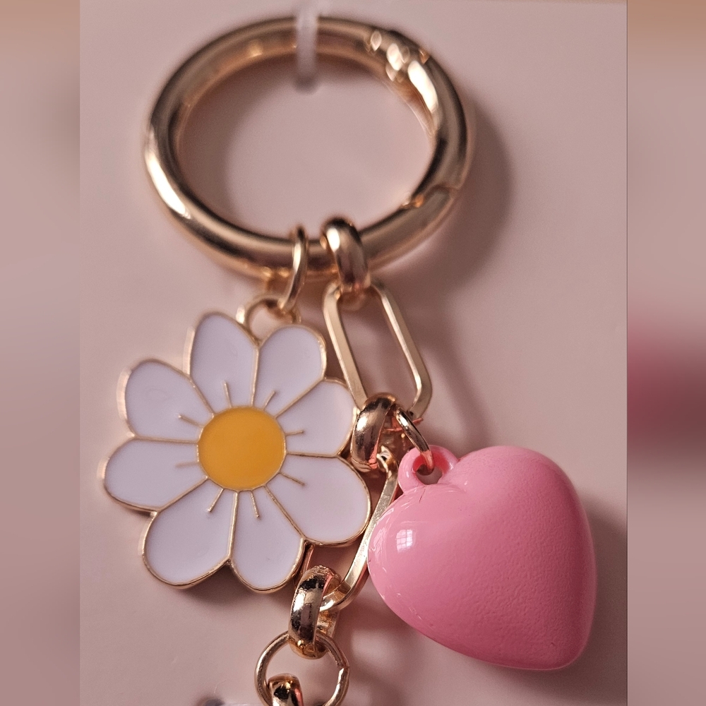 Studio Bag Charm with Corgi, Daisy & Pink Heart NIP - Picture 5 of 8